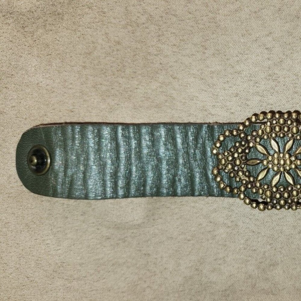 Pamela Bloom Bracelet Olive Green Leather Strap 7" - Picture 3 of 6